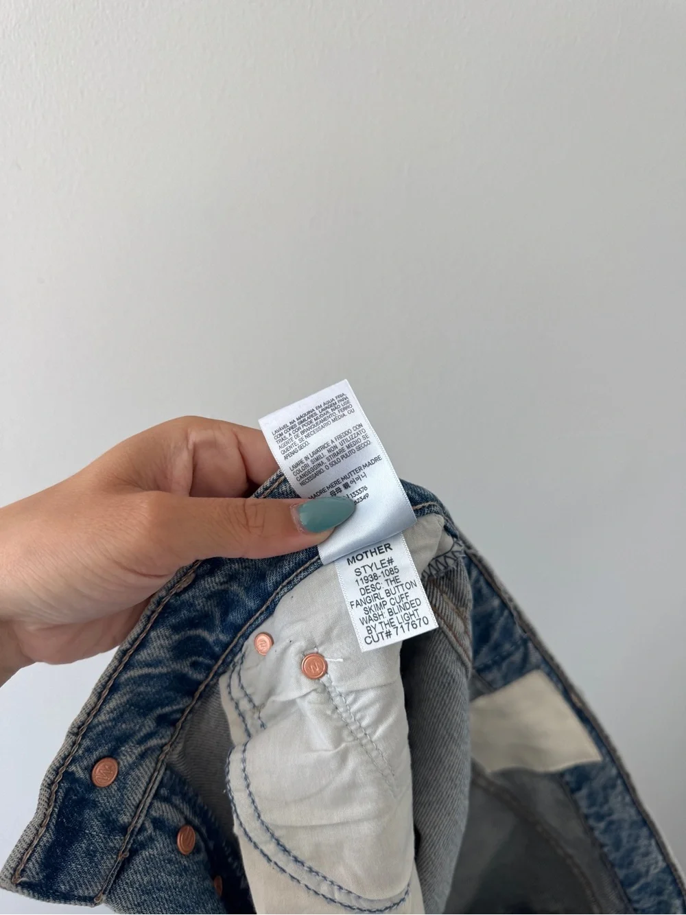 MOTHER Fangirl Button Skimp Jeans in Blinded By The Light 25